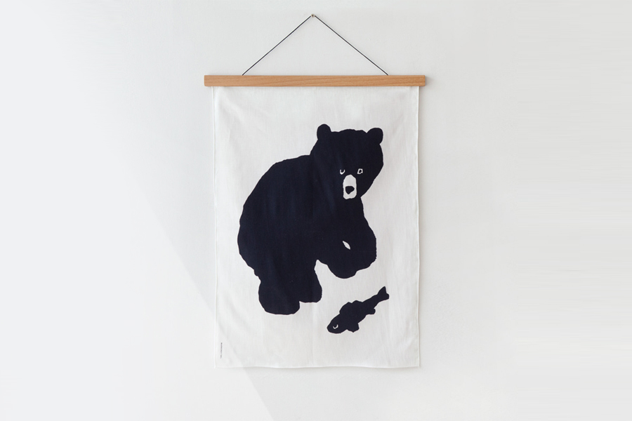 웜그레이테일 패브릭 포스터 Black Bear Fabric Poster Small