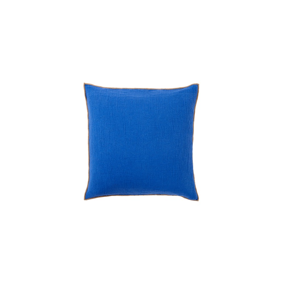 브리타 스웨덴 에비 쿠션 Evy Cushion Cobalt 50x50