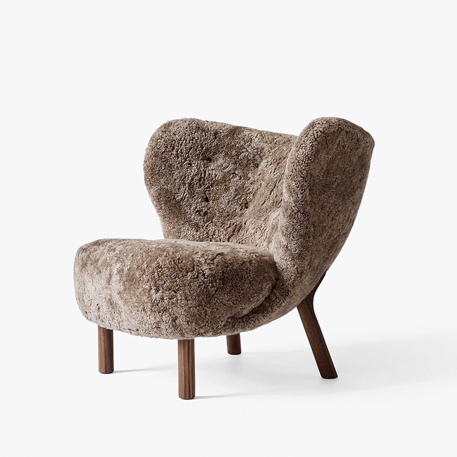 앤트레디션 리틀 페트라 라운지 체어 Little Petra Lounge Chair VB1 Walnut/Sheepskin Sahara